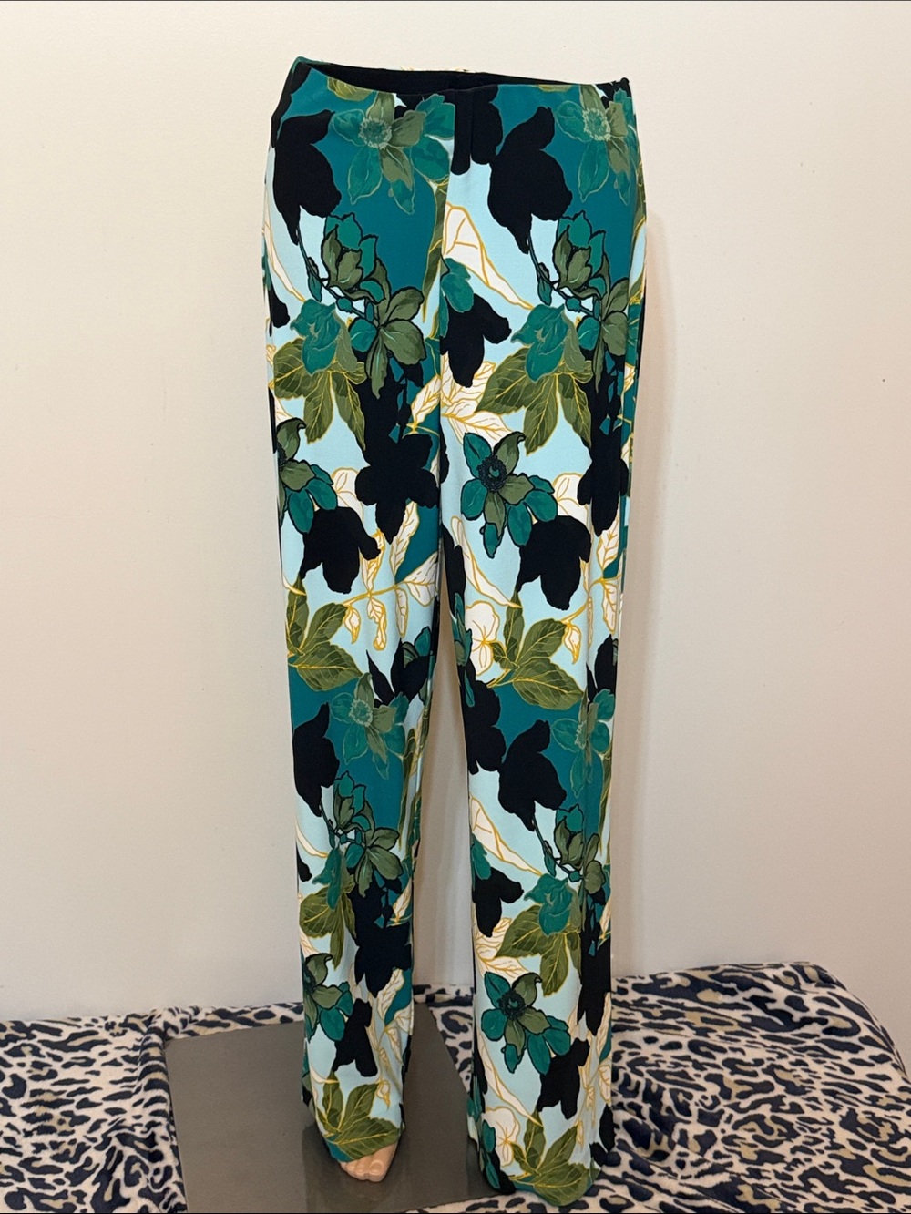 Boston Proper. Floral Wide-Leg Pants in Teal, Black & Green. NWOT. Size Small